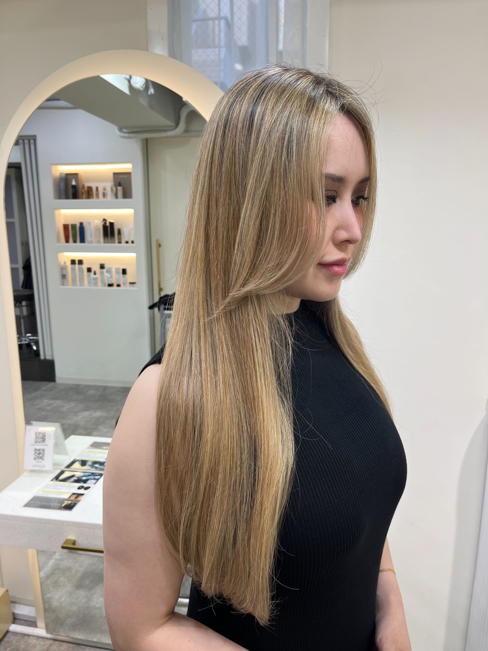 Blonde highlights / hair color specialist in Tokyo